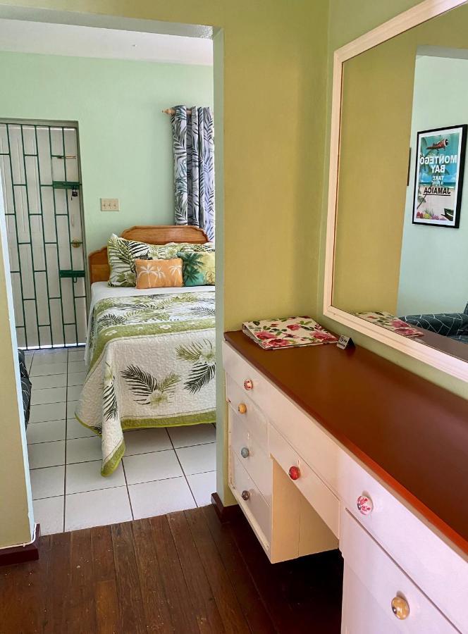 The Blue Orchid B&B Montego Bay Extérieur photo